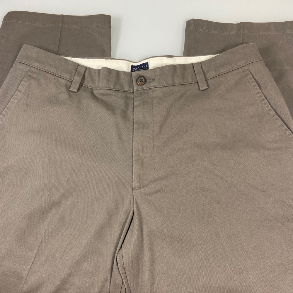 Dockers Men's Brown 36x33 Easy Khaki Classic Fit Men Pants Comfort Waistband NEW